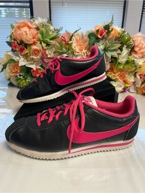 Nike Cortez GS Black Vivid Pink White Retro Sneakers Youth 5.5Y 749502-001